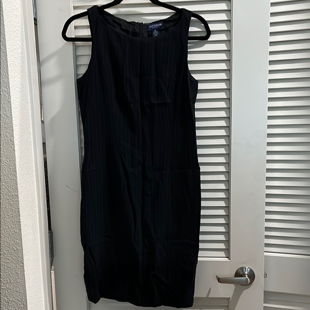 Ann Taylor Rayon Wool Pinstripe lightweight sheath dress sz 8 and 8P petites